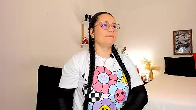 leslie_k on StripChat 