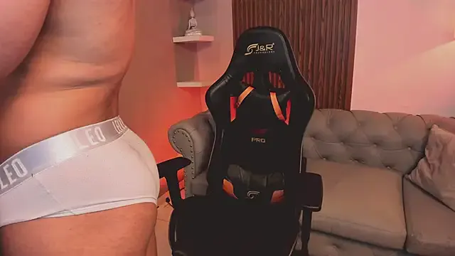 liam_collins21 on StripChat