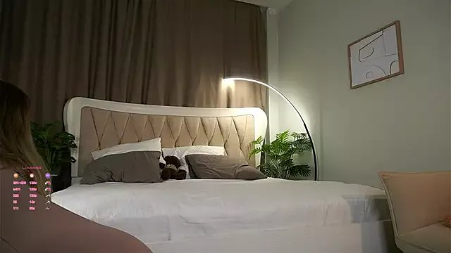 LillianLester on StripChat 