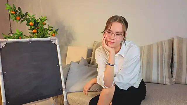 LinnGee on StripChat 