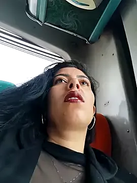 Luianna — Taking off your bra and playing with nip