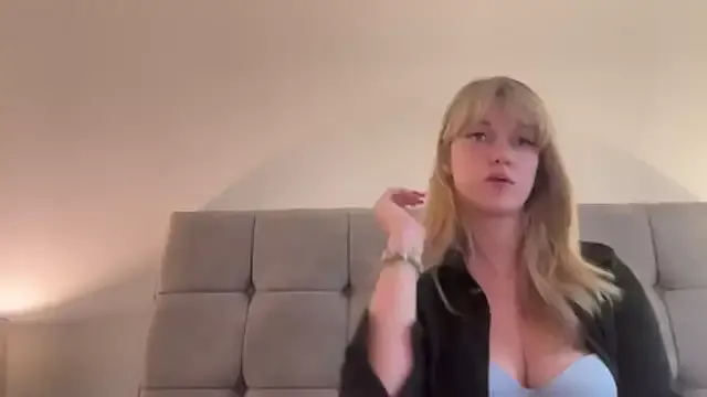 LustfulLuna_ from StripChat