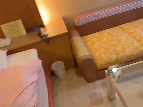LuuLee0804 on StripChat 