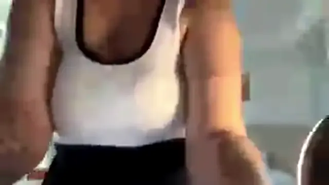 LuxureMia — Touch the thighs