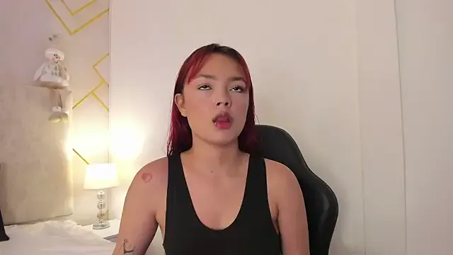 Martinaa_Garcia on StripChat