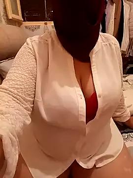 mayakhalyfaa on StripChat 