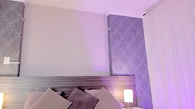 MiilaBlake on StripChat