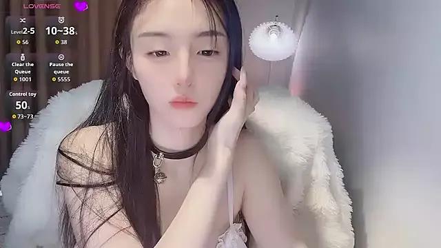 Mimi_666 on StripChat
