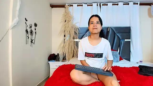 Freechat MiniLove_01 on StripChat