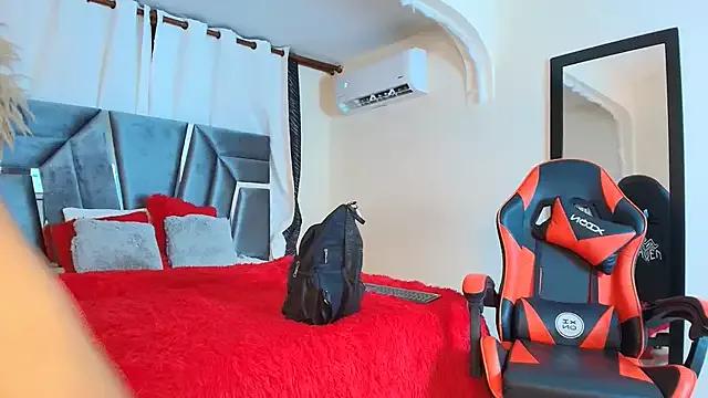 Freechat MiniLove_01 on StripChat