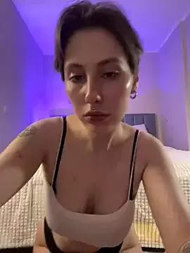 Molli_Luv on StripChat