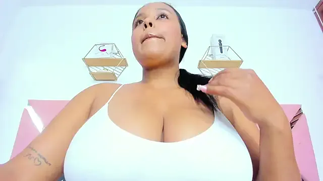 nahomygrey_ on StripChat