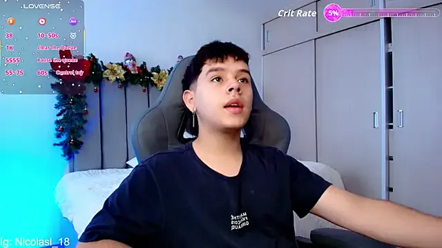 nico_leroy on StripChat