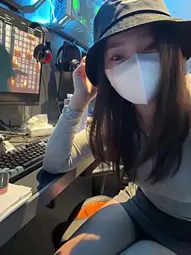 nideanbaby from StripChat