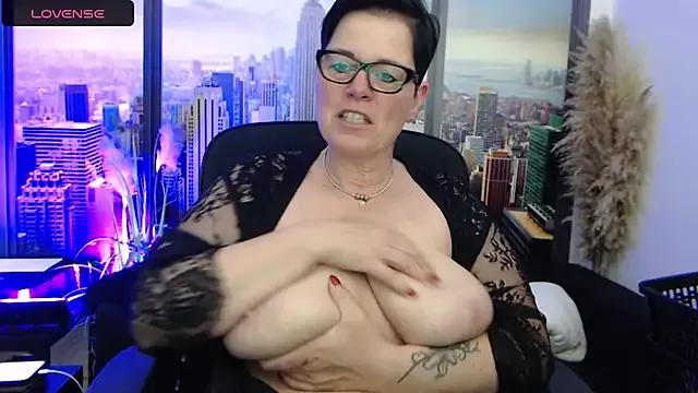 ninarandmann on StripChat 