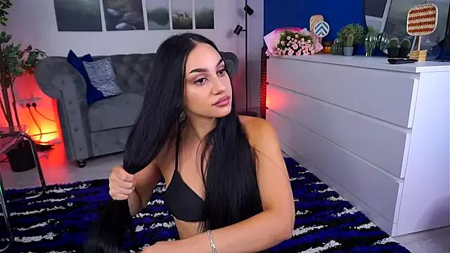 NinaSolenne on StripChat