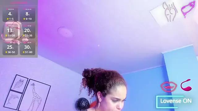 ninna_curly from StripChat