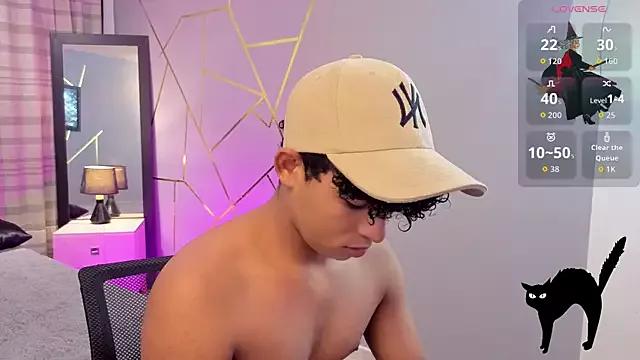 Noah_Smith04 from StripChat