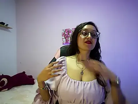 Pinkvixen69 on StripChat