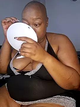 QUEENxJESSI on StripChat 