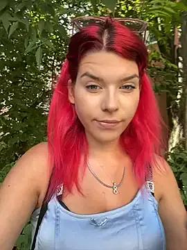 RiriRoseey on StripChat 