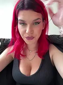 RiriRoseey on StripChat 