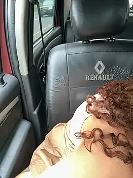 roxyrougee from StripChat