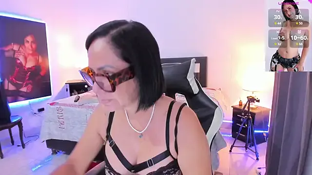 RubyStrome — Pussy in front receiving tips