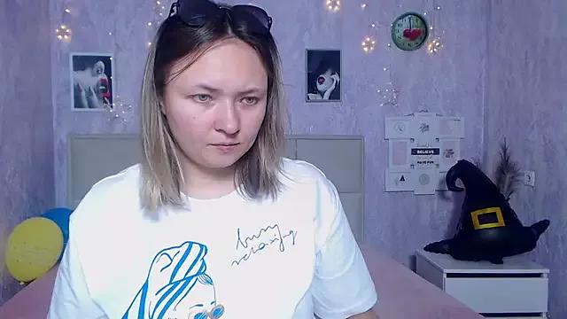 SallyVerda on StripChat 