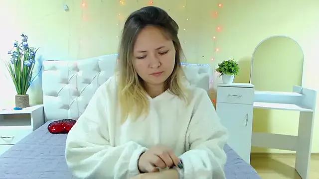 SallyVerda on StripChat 