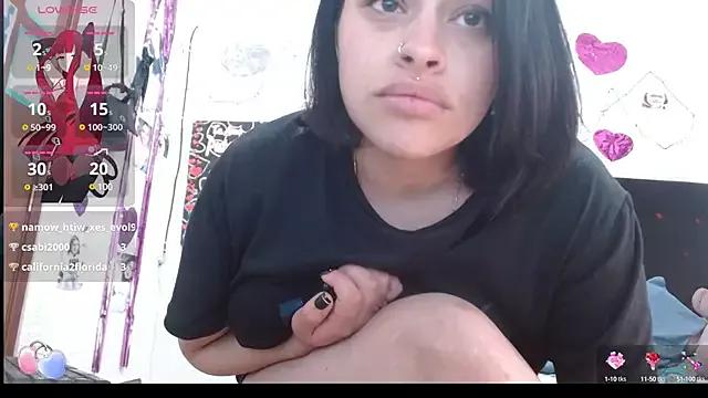 Saray_extrovert_ on StripChat 