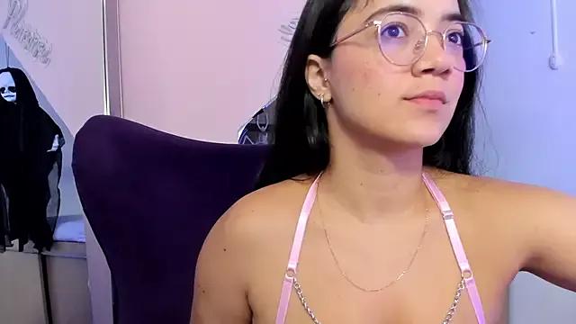 Sasha_Grace on StripChat 