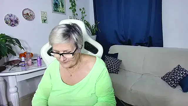 Selenna57 from StripChat