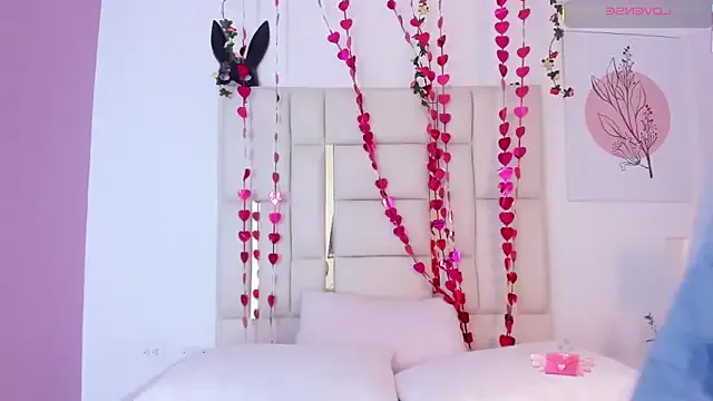 Silvanna-Casstro — Show tits Silvanna