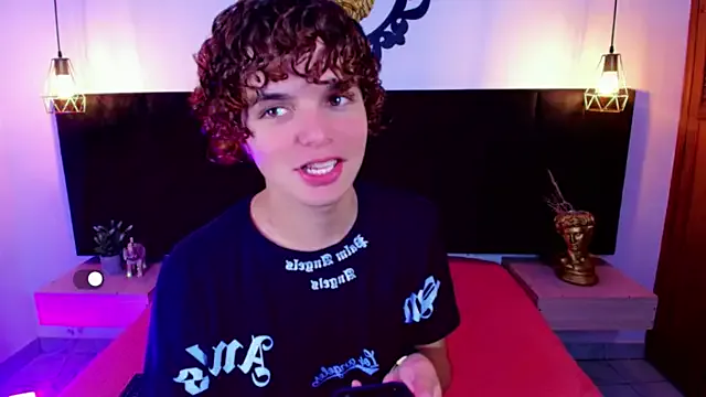 Skyee_angel on StripChat