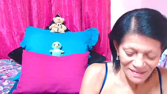 SLUTTYROXY on StripChat