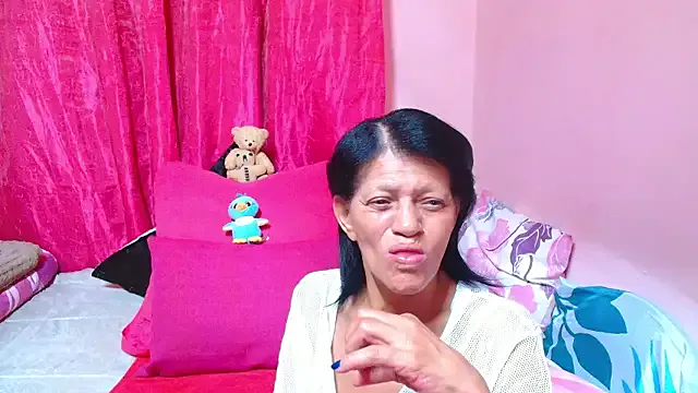 SLUTTYROXY on StripChat