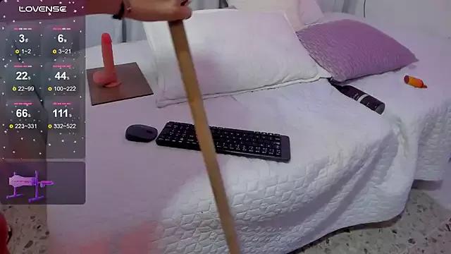 susyy7 on StripChat 