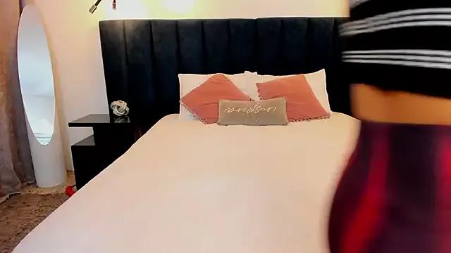susyy7 on StripChat 