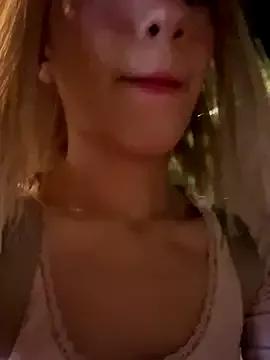 SweetBunnyGF from StripChat