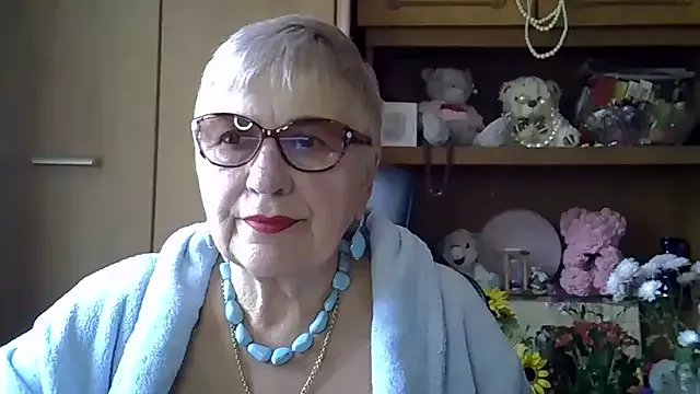 SweetCherry27 on StripChat 