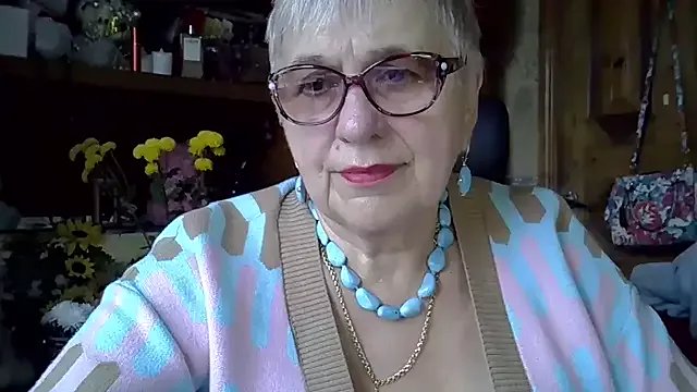 SweetCherry27 on StripChat 