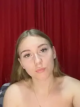 SweetSophia20 on StripChat