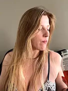 Sweety_Foxy69 on StripChat 