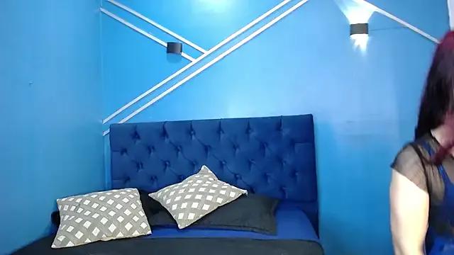 tiiny_emilly on StripChat 