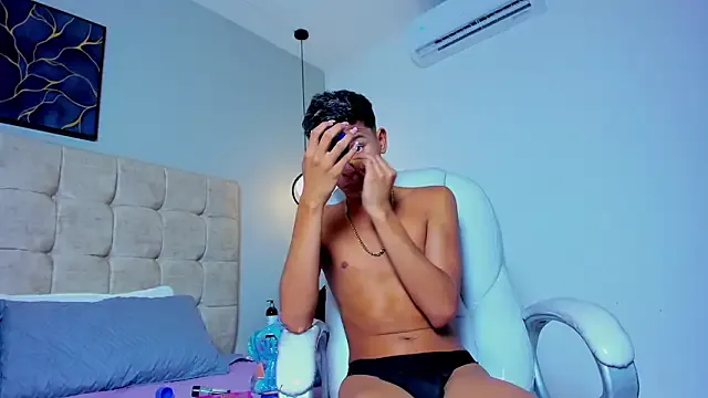 twink_royale18 — Freechat on StripChat
