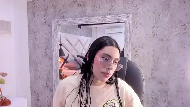 Vanessa_Rain_ — Naked and sensual dance