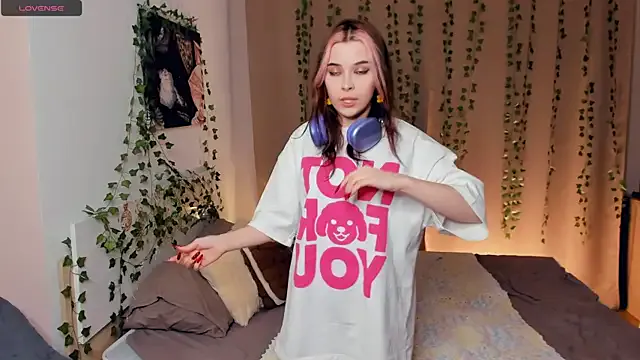 VedaSchulz on StripChat