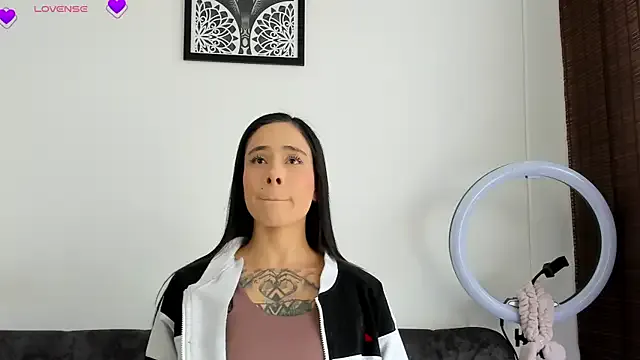 VeronicaTonu on StripChat