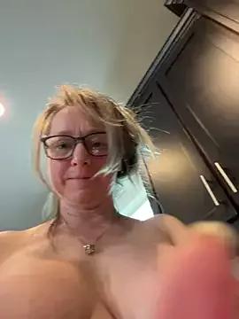 Vivian_MayXxX on StripChat 